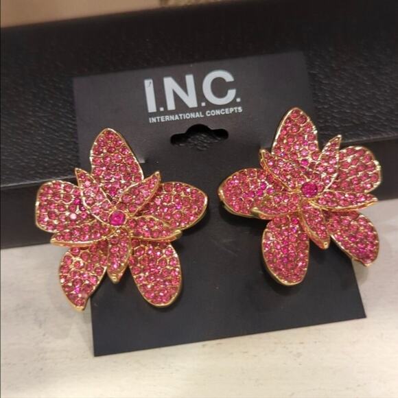 INC International Concepts  Gold-Tone Pink Flower Statement Stud Earrings - Picture 1 of 6